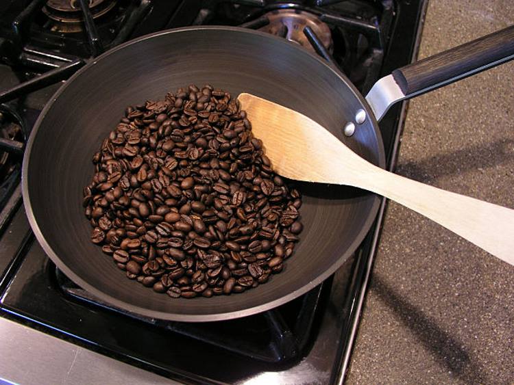 Обжарка кофе на сковородке