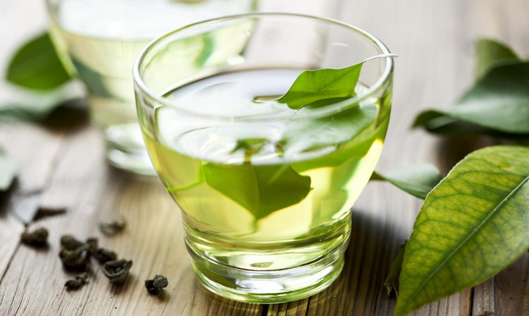 Заваренный зеленый чай