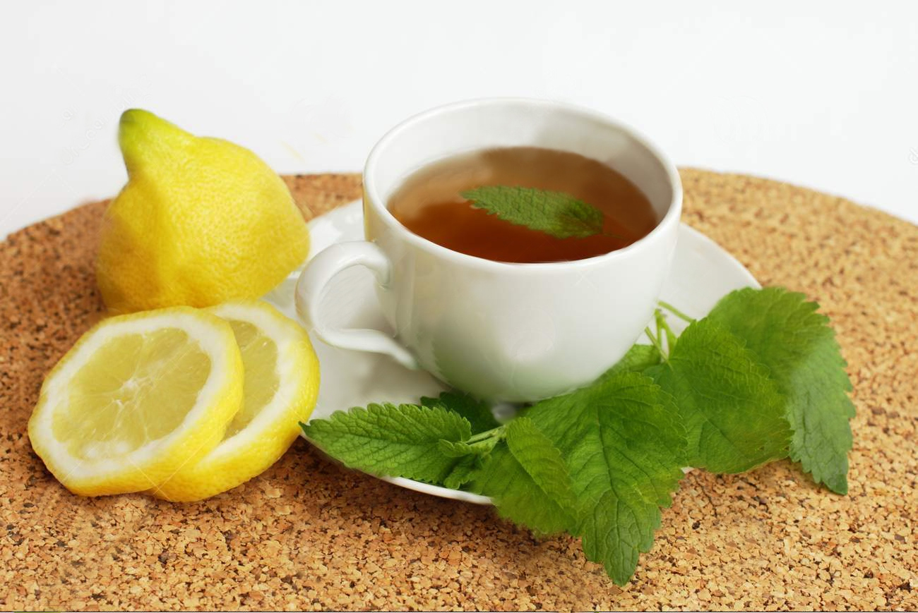 Чай с лимоном и мелиссой